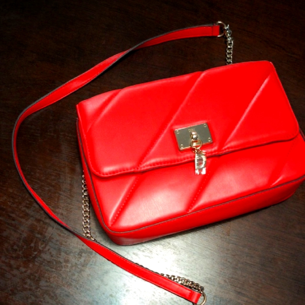DKNY Red Quilted Shoulder Bag - Sleek Designer Crossbody - GUC